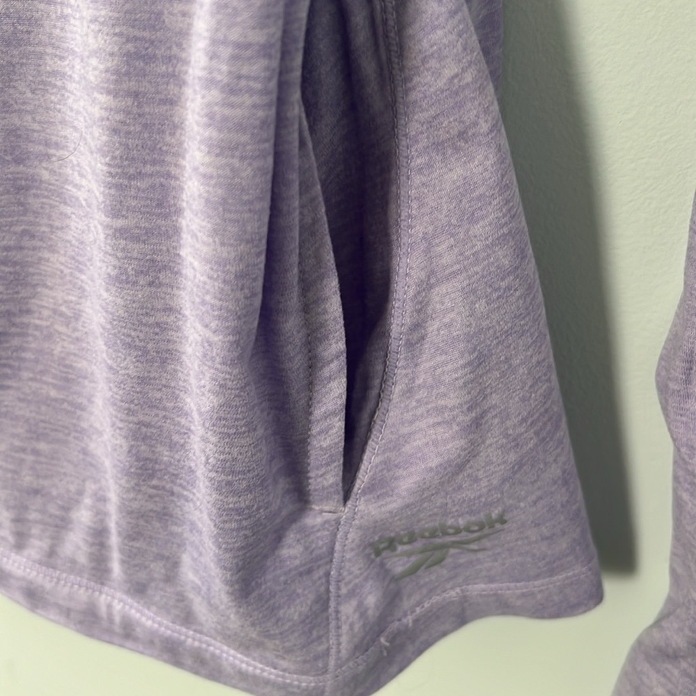 Ladies XS Reebok Shirt - Picture 3 of 5